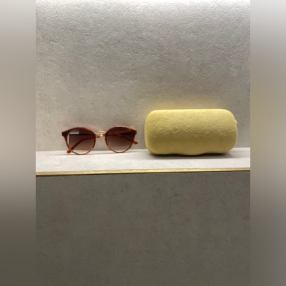 Gucci GG0588SK Sunglasses - Picture 2 of 8